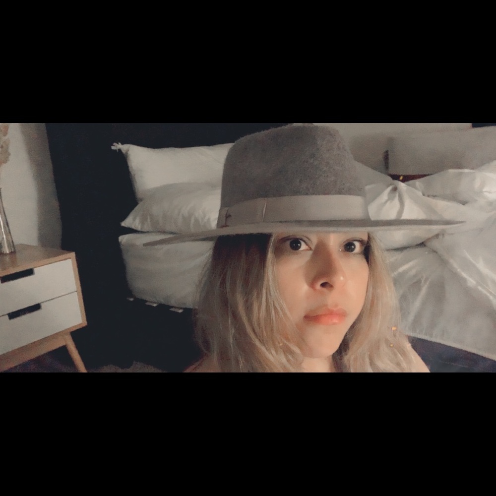 Women’s wool gray fedora